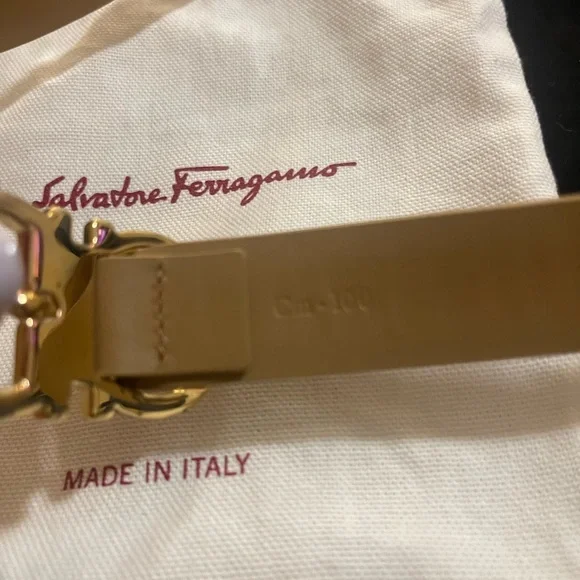 Salvatore Ferragamo beige belt women’s